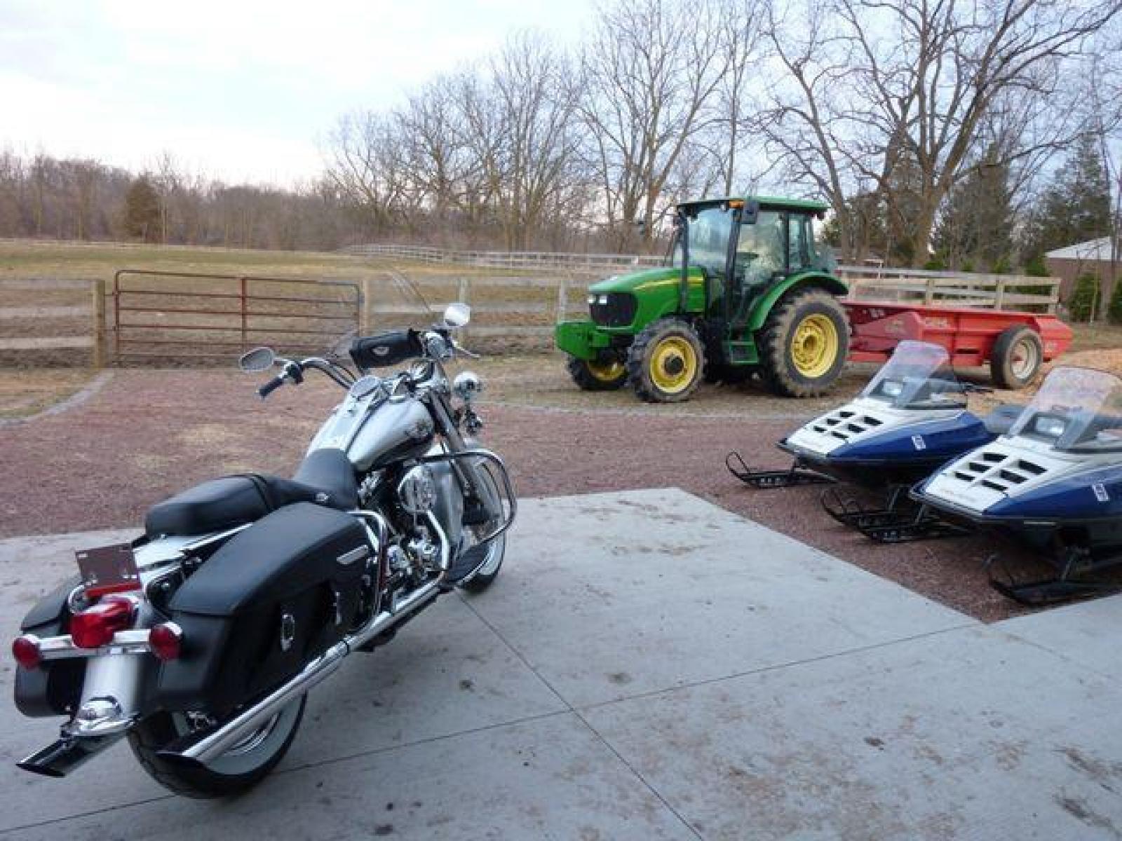 2003 Silver Other FLHRCI Road King 100th Anniversary Edition with an V2 engine, 5 Spd Manual transmission, located at 2510 47th St. Suite 200, Boulder, CO, 80301, (303) 641-0333, 40.026196, -105.243217 - 2003 Road King Anniversary Edition -- Screaming Eagle Pipes -- Stage 2 Engine Mod -- Near New Condition This classic Harley Road King is adorned with the two-tone Sterling Silver and Vivid Black paint scheme with 100th Anniversary striping, and she has just about all the extras you could wis - Photo #1