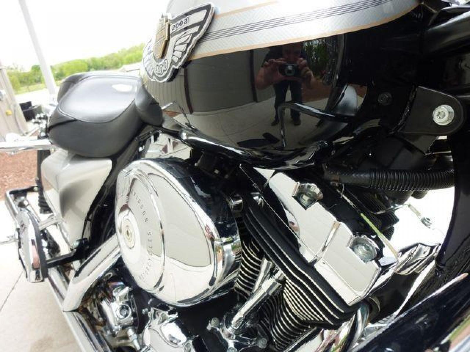 2003 Silver Other FLHRCI Road King 100th Anniversary Edition with an V2 engine, 5 Spd Manual transmission, located at 2510 47th St. Suite 200, Boulder, CO, 80301, (303) 641-0333, 40.026196, -105.243217 - 2003 Road King Anniversary Edition -- Screaming Eagle Pipes -- Stage 2 Engine Mod -- Near New Condition This classic Harley Road King is adorned with the two-tone Sterling Silver and Vivid Black paint scheme with 100th Anniversary striping, and she has just about all the extras you could wis - Photo #27