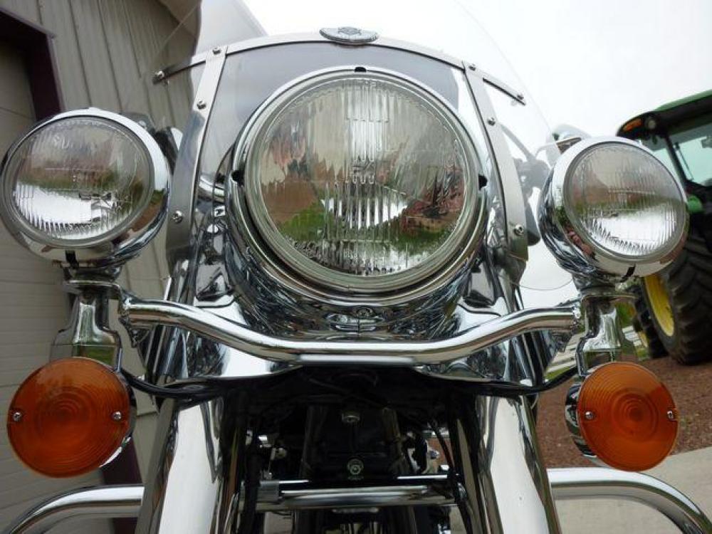 2003 Silver Other FLHRCI Road King 100th Anniversary Edition with an V2 engine, 5 Spd Manual transmission, located at 2510 47th St. Suite 200, Boulder, CO, 80301, (303) 641-0333, 40.026196, -105.243217 - 2003 Road King Anniversary Edition -- Screaming Eagle Pipes -- Stage 2 Engine Mod -- Near New Condition This classic Harley Road King is adorned with the two-tone Sterling Silver and Vivid Black paint scheme with 100th Anniversary striping, and she has just about all the extras you could wis - Photo #33