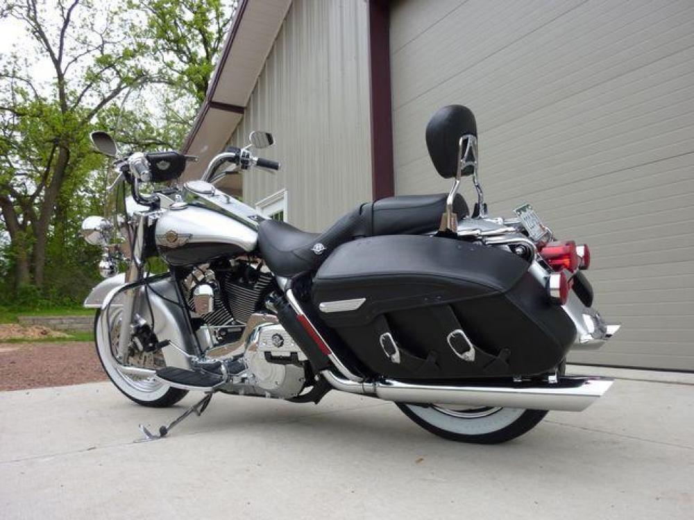 2003 Silver Other FLHRCI Road King 100th Anniversary Edition with an V2 engine, 5 Spd Manual transmission, located at 2510 47th St. Suite 200, Boulder, CO, 80301, (303) 641-0333, 40.026196, -105.243217 - 2003 Road King Anniversary Edition -- Screaming Eagle Pipes -- Stage 2 Engine Mod -- Near New Condition This classic Harley Road King is adorned with the two-tone Sterling Silver and Vivid Black paint scheme with 100th Anniversary striping, and she has just about all the extras you could wis - Photo #47