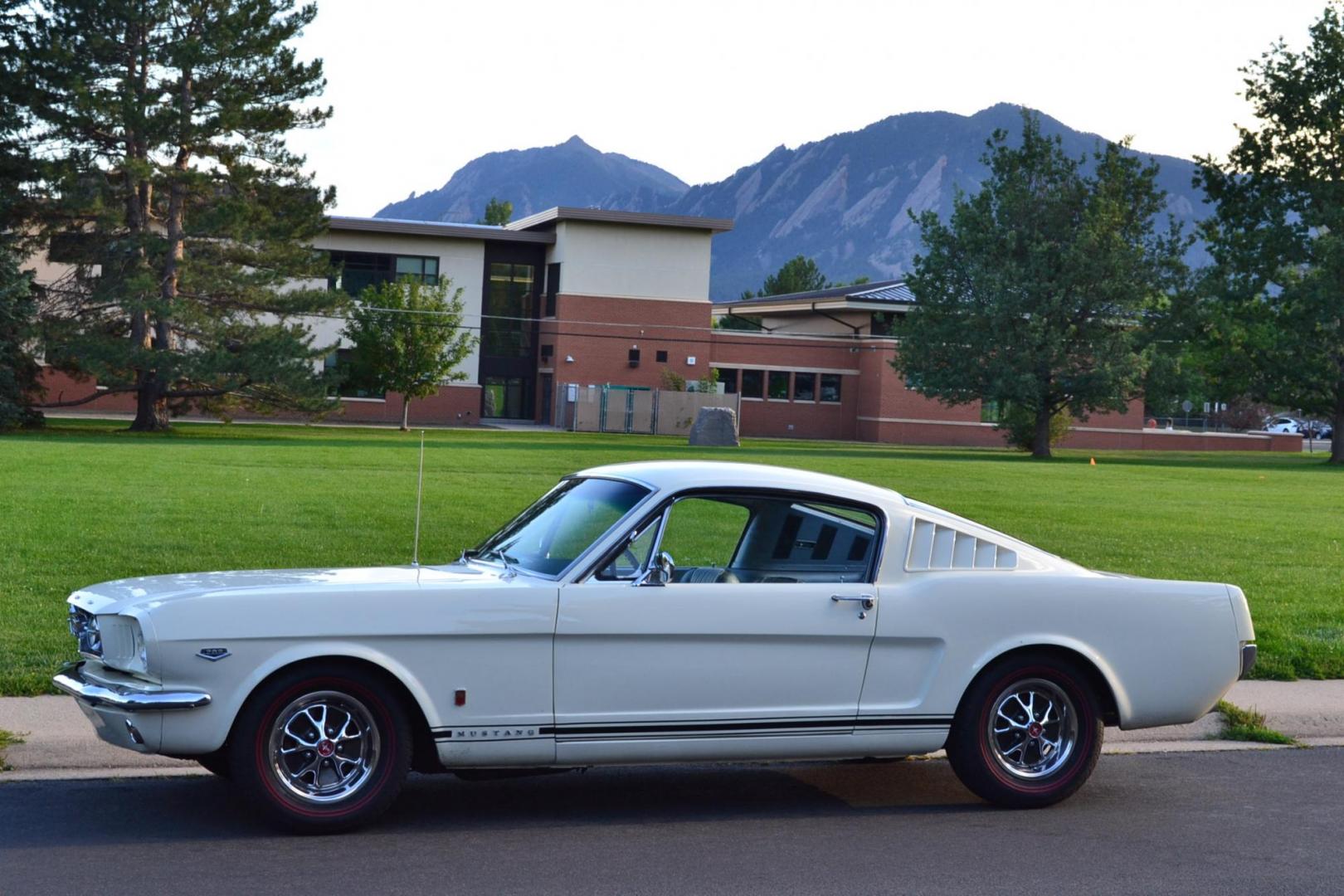 1966 White /Blue Ford Mustang Original GT, Hi-Po, ( K- Code ), 2+2, 4-Speed, Deluxe Pony Interior, Rally Pac. (6F09K192549) with an Correct 289V8 Engine engine, Manual transmission, located at 2510 47th St. Suite 200, Boulder, CO, 80301, (303) 641-0333, 40.026196, -105.243217 - Photo#2