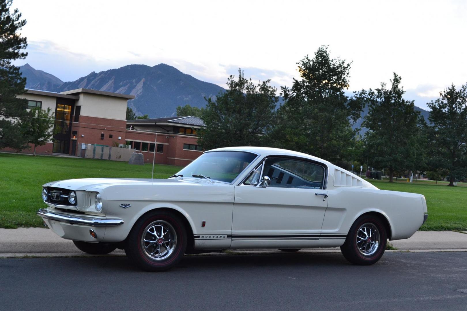 1966 White /Blue Ford Mustang Original GT, Hi-Po, ( K- Code ), 2+2, 4-Speed, Deluxe Pony Interior, Rally Pac. (6F09K192549) with an Correct 289V8 Engine engine, Manual transmission, located at 2510 47th St. Suite 200, Boulder, CO, 80301, (303) 641-0333, 40.026196, -105.243217 - Photo#4