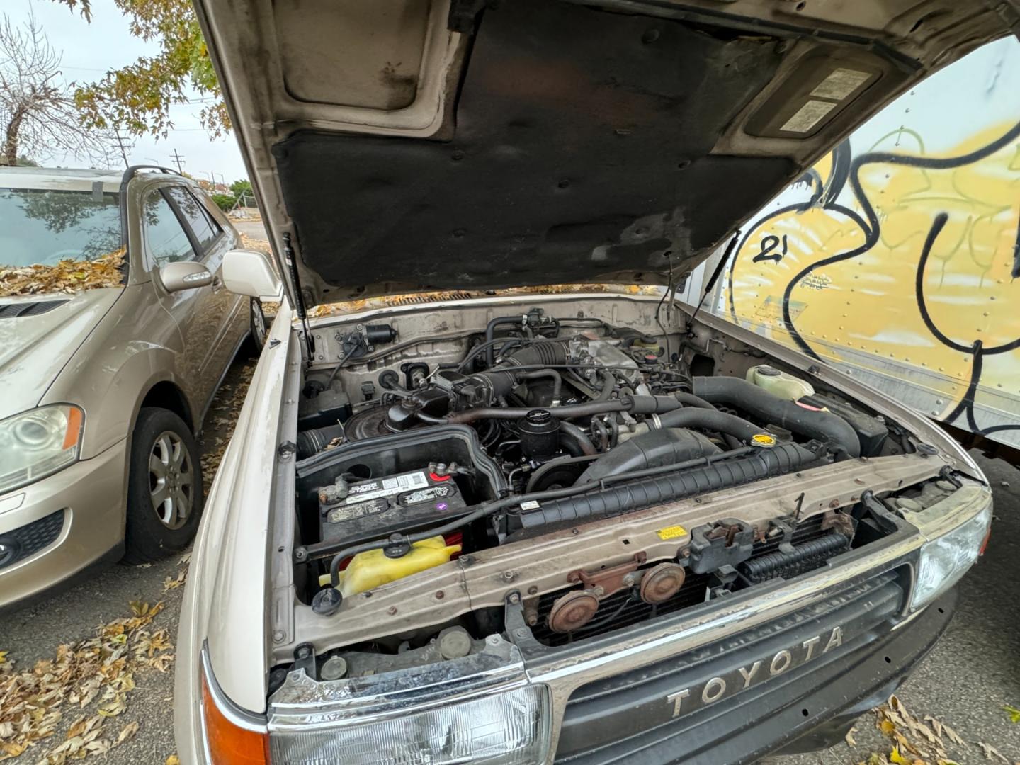 1992 Beige Toyota Land Cruiser 4WD (JT3FJ80WXN0) with an 4.0L L6 OHV 12V engine, 4-Speed Automatic Overdrive transmission, located at 2510 47th St. Suite 200, Boulder, CO, 80301, (303) 641-0333, 40.026196, -105.243217 - Photo#14