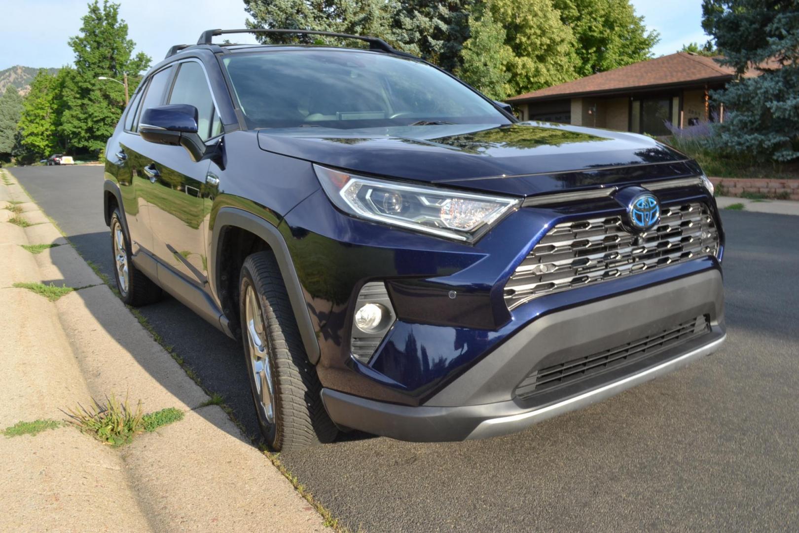 2019 /Grey Toyota RAV4 Hybrid Limited (JTMDWRFVXKJ) with an 2.5L L4 DOHC 16V HYBRID engine, CVT transmission, located at 2510 47th St. Suite 200, Boulder, CO, 80301, (303) 641-0333, 40.026196, -105.243217 - This Beautiful Low Mileage, ONE OWNER, AWD Limited Rav4 is a Recent Boulder Acquisition by Boulder Motors in Boulder Colorado. Finished Toyotas Stunning Dark Blue Metallic with Dove Gray Heated Leather Seating. Corwin Toyota in Boulder Just completed a Fresh Service and Inspection in April of 2024. - Photo#8