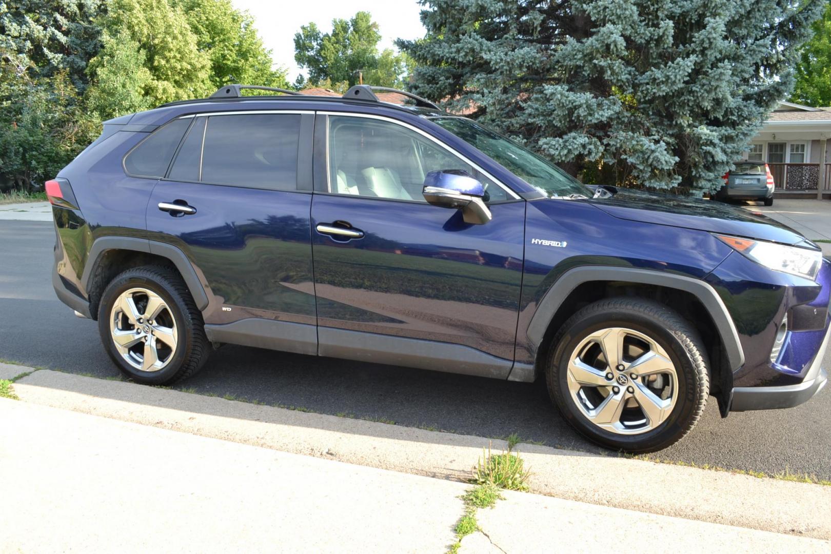 2019 /Grey Toyota RAV4 Hybrid Limited (JTMDWRFVXKJ) with an 2.5L L4 DOHC 16V HYBRID engine, CVT transmission, located at 2510 47th St. Suite 200, Boulder, CO, 80301, (303) 641-0333, 40.026196, -105.243217 - This Beautiful Low Mileage, ONE OWNER, AWD Limited Rav4 is a Recent Boulder Acquisition by Boulder Motors in Boulder Colorado. Finished Toyotas Stunning Dark Blue Metallic with Dove Gray Heated Leather Seating. Corwin Toyota in Boulder Just completed a Fresh Service and Inspection in April of 2024. - Photo#9