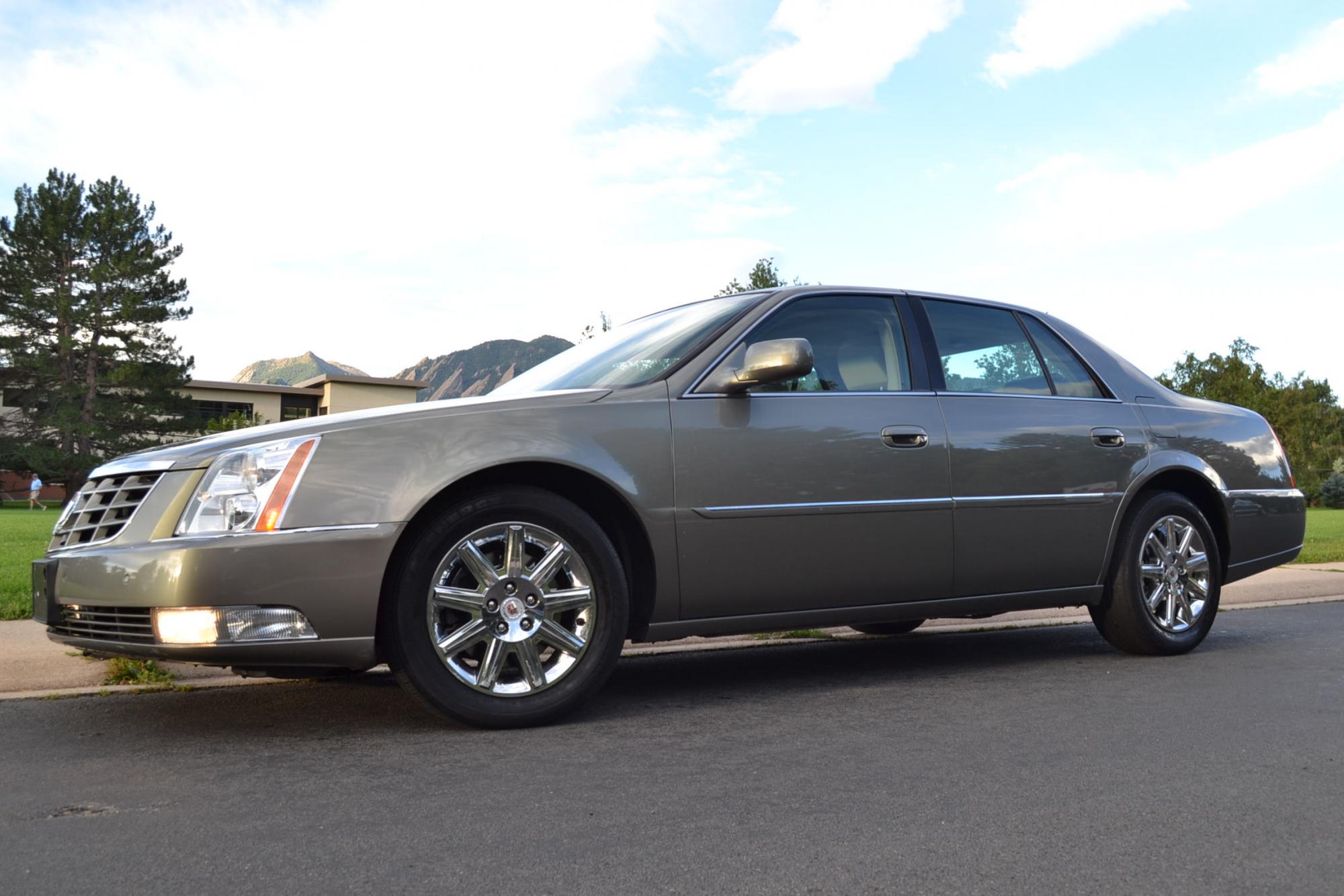 photo of 2011 Cadillac DTS Premium w/ Navi