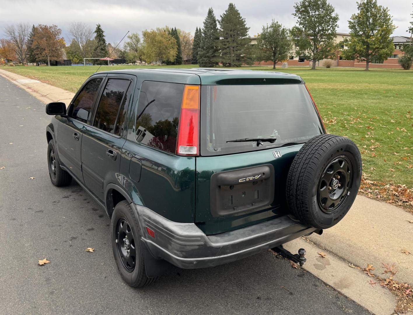 2001 Green /gray Honda CR-V LX 4WD (JHLRD17421S) with an 2.0L L4 DOHC 16V engine, 5-Speed Manual Overdrive transmission, located at 2510 47th St. Suite 200, Boulder, CO, 80301, (303) 641-0333, 40.026196, -105.243217 - This Beautiful Accident Free, Honda CR-V was acquired by Boulder Motors in October 2024 in Boulder CO. It is Finished in Honda’s Clover Green Pearl (GA). A Clean Clear Colorado Title, 248,xxx, Included is a comprehensive list of all the work done to the CR-V in August of 2023: New JDM Motors f - Photo#5