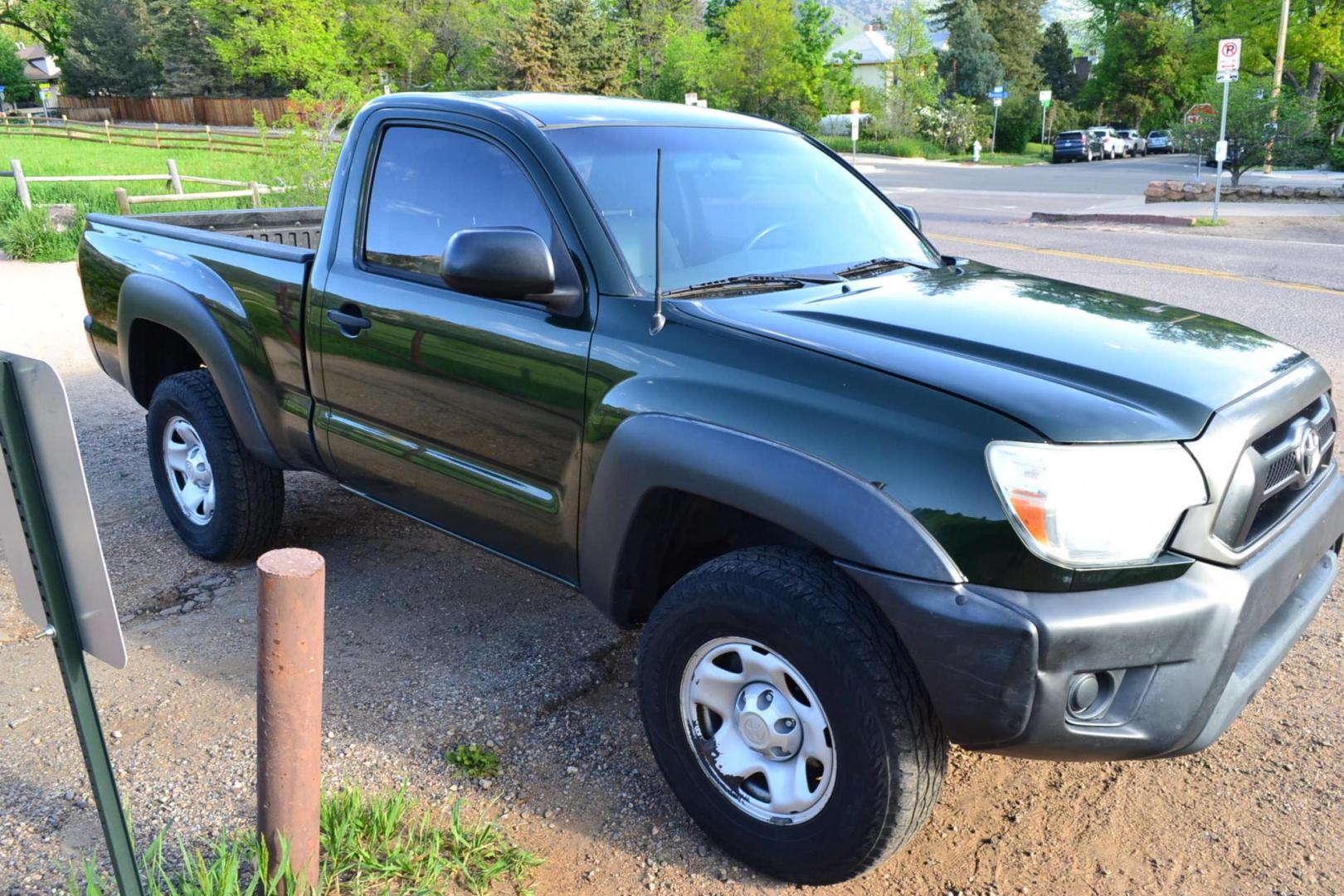 2012 Green /gray Toyota Tacoma Regular Cab 4WD (5TFPX4EN7CX) with an 2.7L L4 DOHC 16V engine, 5-Speed Manual transmission, located at 2510 47th St. Suite 200, Boulder, CO, 80301, (303) 641-0333, 40.026196, -105.243217 - Photo#10