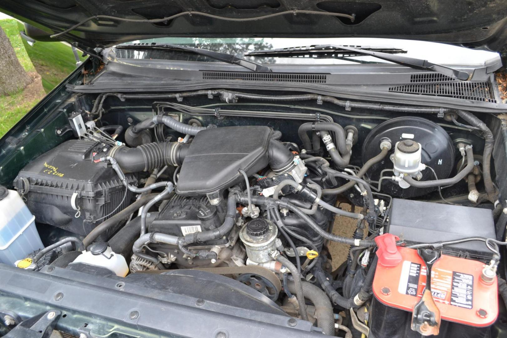 2012 Green /gray Toyota Tacoma Regular Cab 4WD (5TFPX4EN7CX) with an 2.7L L4 DOHC 16V engine, 5-Speed Manual transmission, located at 2510 47th St. Suite 200, Boulder, CO, 80301, (303) 641-0333, 40.026196, -105.243217 - Photo#20