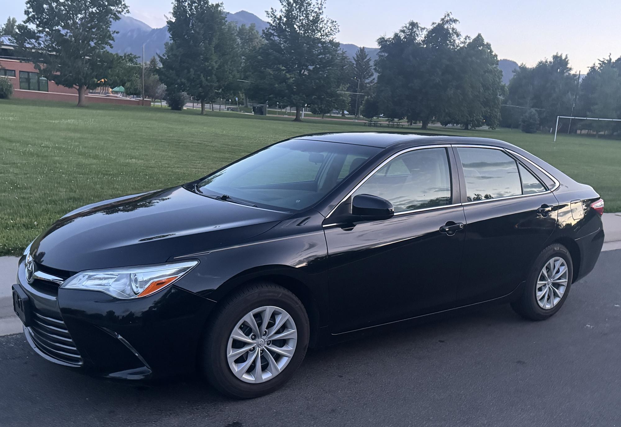 photo of 2016 Toyota Camry SE