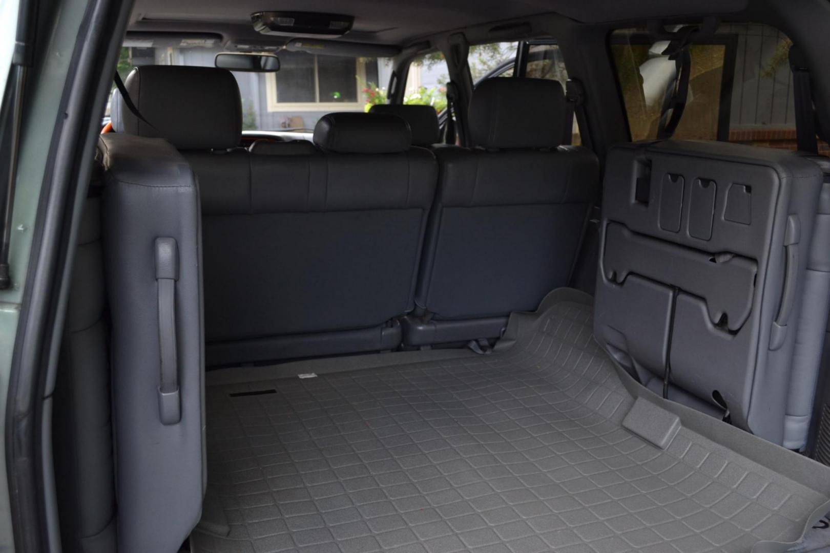 2002 Green /Gray Lexus LX 470 Sport Utility (JTJHT00W623) with an 4.7L V8 DOHC 32V engine, 4-Speed Automatic Overdrive transmission, located at 2510 47th St. Suite 200, Boulder, CO, 80301, (303) 641-0333, 40.026196, -105.243217 - Photo#33