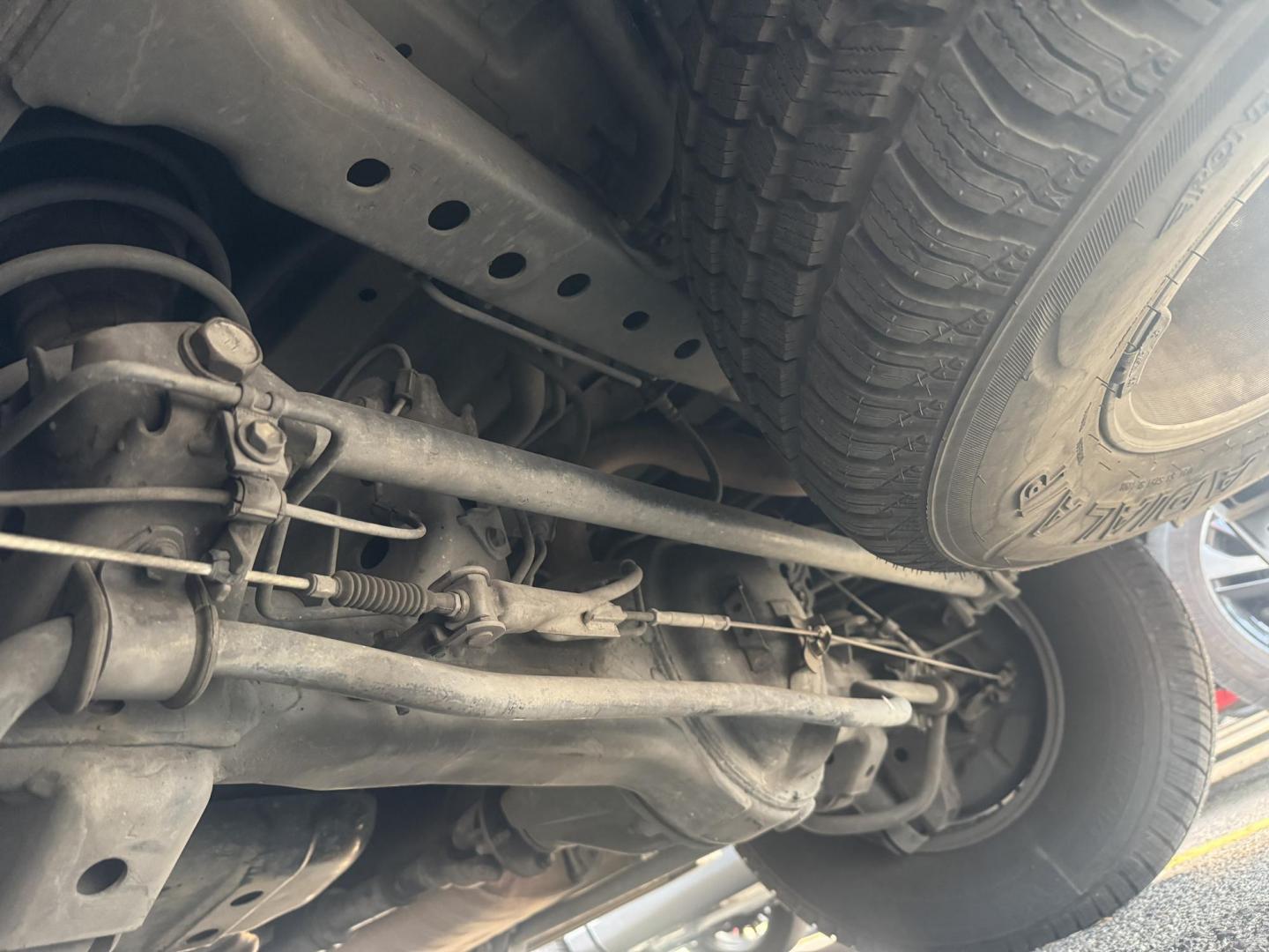 2002 Green /Gray Lexus LX 470 Sport Utility (JTJHT00W623) with an 4.7L V8 DOHC 32V engine, 4-Speed Automatic Overdrive transmission, located at 2510 47th St. Suite 200, Boulder, CO, 80301, (303) 641-0333, 40.026196, -105.243217 - Photo#42