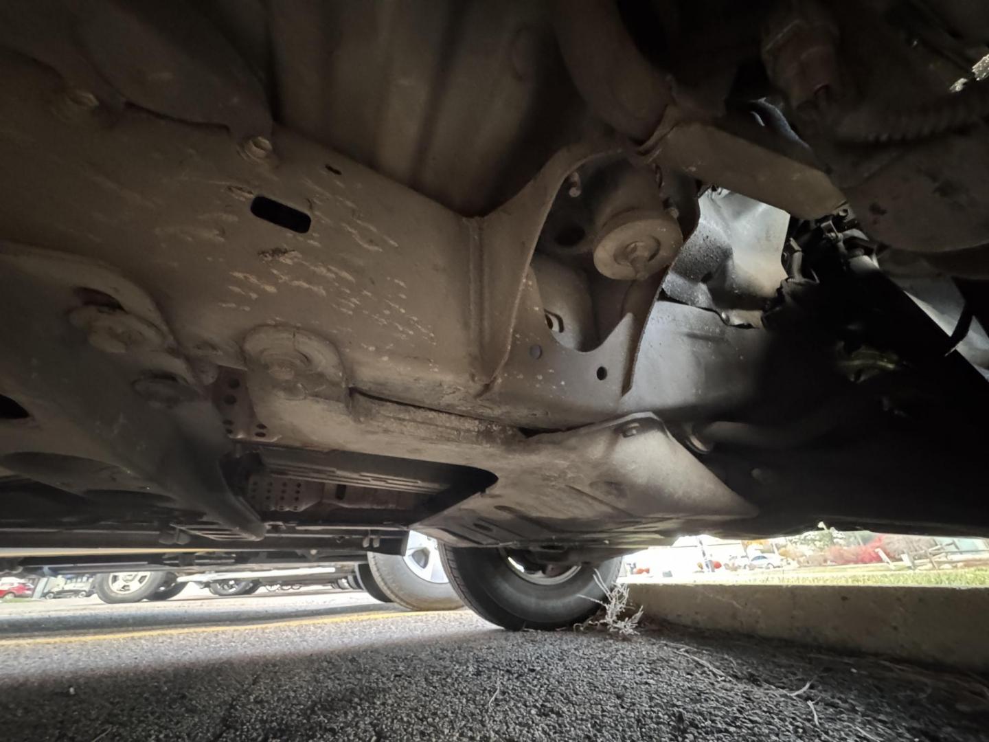 2002 Green /Gray Lexus LX 470 Sport Utility (JTJHT00W623) with an 4.7L V8 DOHC 32V engine, 4-Speed Automatic Overdrive transmission, located at 2510 47th St. Suite 200, Boulder, CO, 80301, (303) 641-0333, 40.026196, -105.243217 - Photo#45