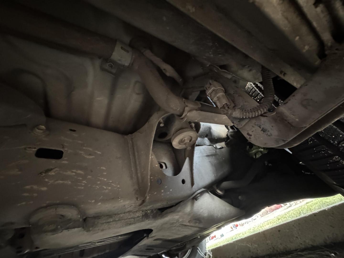 2002 Green /Gray Lexus LX 470 Sport Utility (JTJHT00W623) with an 4.7L V8 DOHC 32V engine, 4-Speed Automatic Overdrive transmission, located at 2510 47th St. Suite 200, Boulder, CO, 80301, (303) 641-0333, 40.026196, -105.243217 - Photo#46