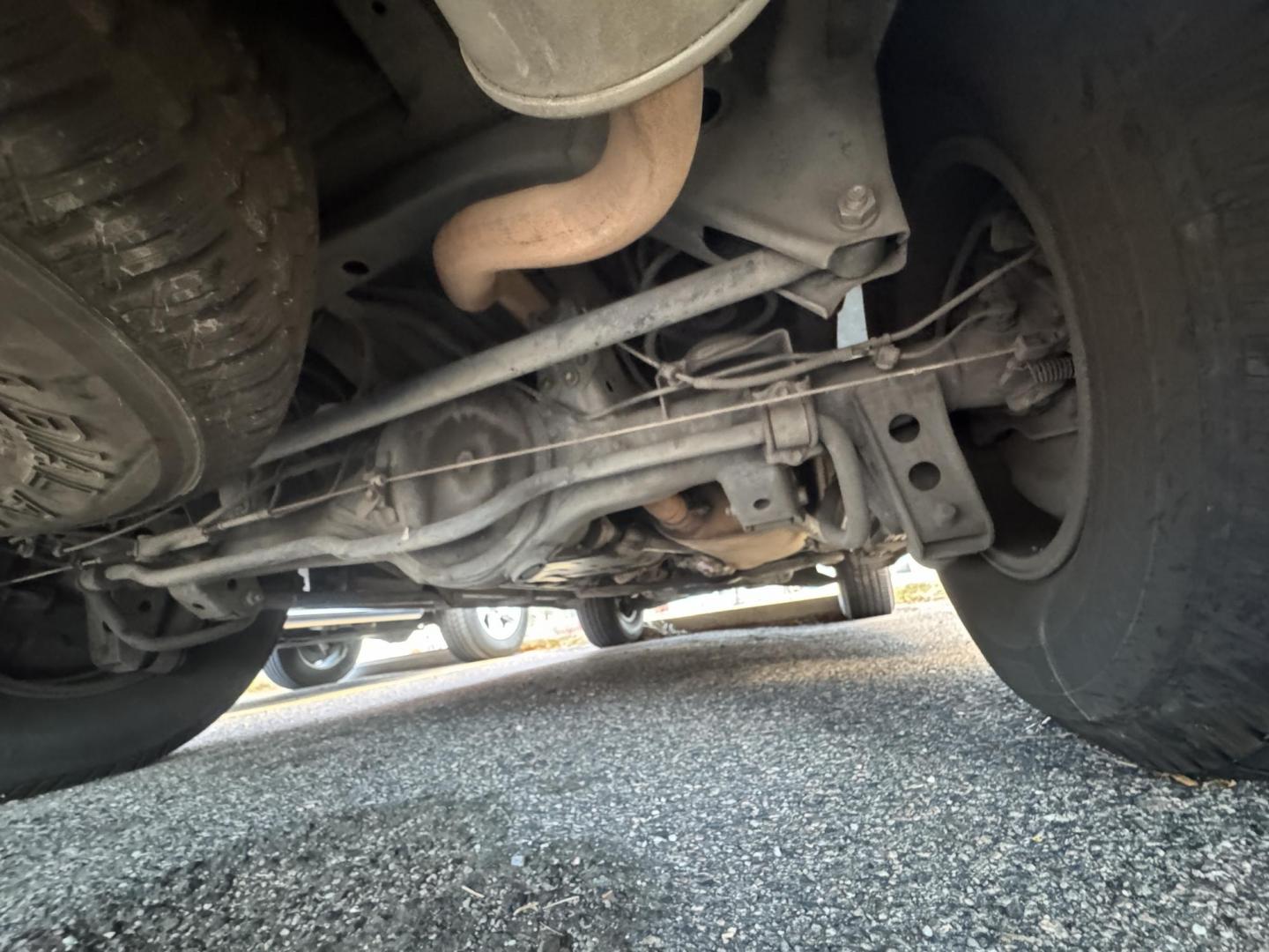 2002 Green /Gray Lexus LX 470 Sport Utility (JTJHT00W623) with an 4.7L V8 DOHC 32V engine, 4-Speed Automatic Overdrive transmission, located at 2510 47th St. Suite 200, Boulder, CO, 80301, (303) 641-0333, 40.026196, -105.243217 - Photo#51