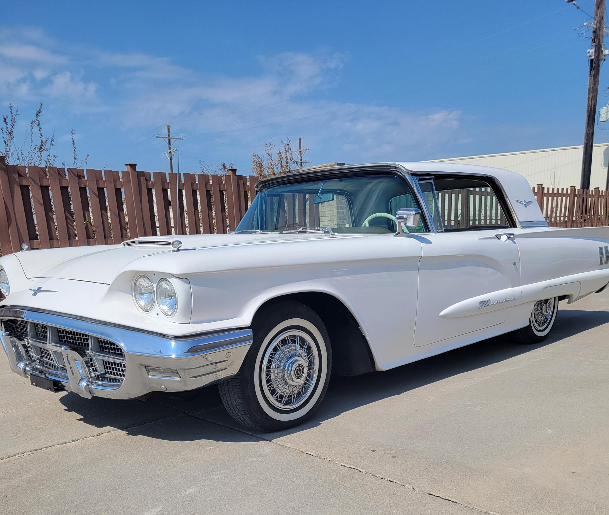 photo of Ford Thunderbird