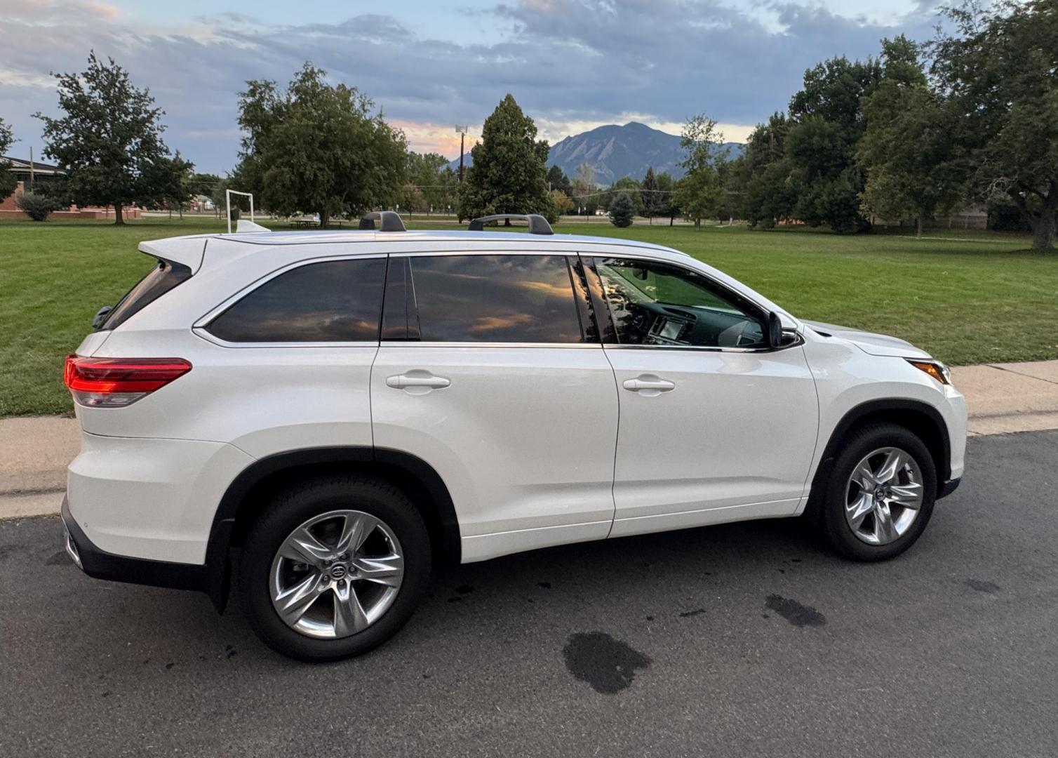 2019 White /Tan Toyota Highlander Limited AWD V6 (5TDDZRFH5KS) with an 3.5L V6 DOHC 24V engine, 6A transmission, located at 2510 47th St. Suite 200, Boulder, CO, 80301, (303) 641-0333, 40.026196, -105.243217 - This Beautiful New Mexico owned 2019 Toyota Highlander Limited is a recent acquisition by Boulder Motors. It is finished in Toyota’s Blizzard Pearl with Tan Interior. The Car Fax and Auto check is clean and Clear showing no accidents. The Colorado title is Clean Clear. Premium Features include: - Photo#51