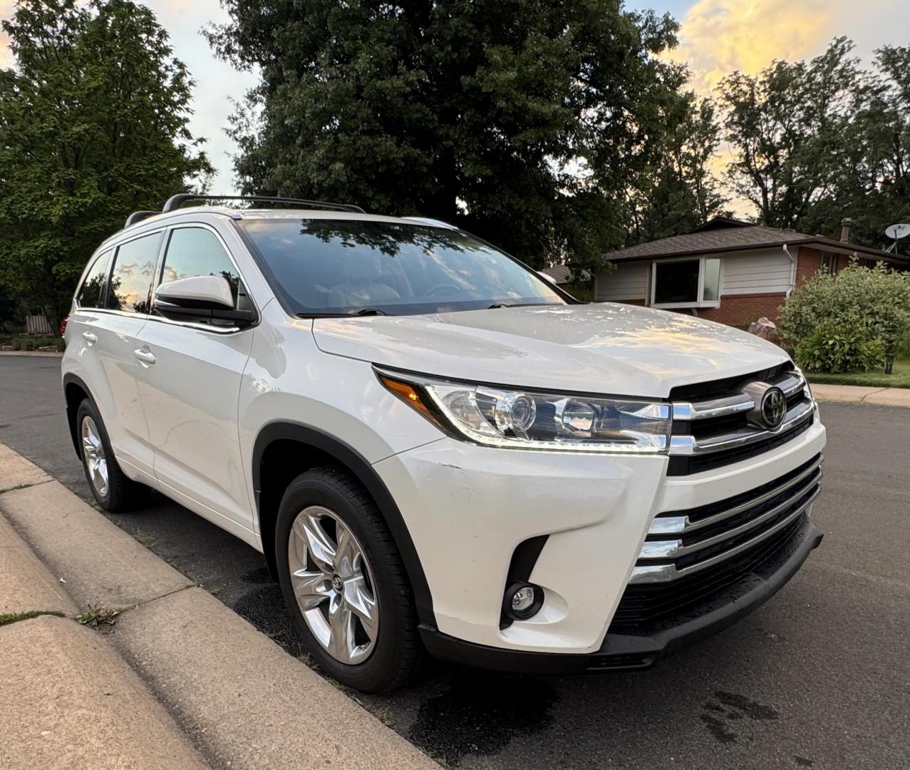 2019 White /Tan Toyota Highlander Limited AWD V6 (5TDDZRFH5KS) with an 3.5L V6 DOHC 24V engine, 6A transmission, located at 2510 47th St. Suite 200, Boulder, CO, 80301, (303) 641-0333, 40.026196, -105.243217 - This Beautiful New Mexico owned 2019 Toyota Highlander Limited is a recent acquisition by Boulder Motors. It is finished in Toyota’s Blizzard Pearl with Tan Interior. The Car Fax and Auto check is clean and Clear showing no accidents. The Colorado title is Clean Clear. Premium Features include: - Photo#61