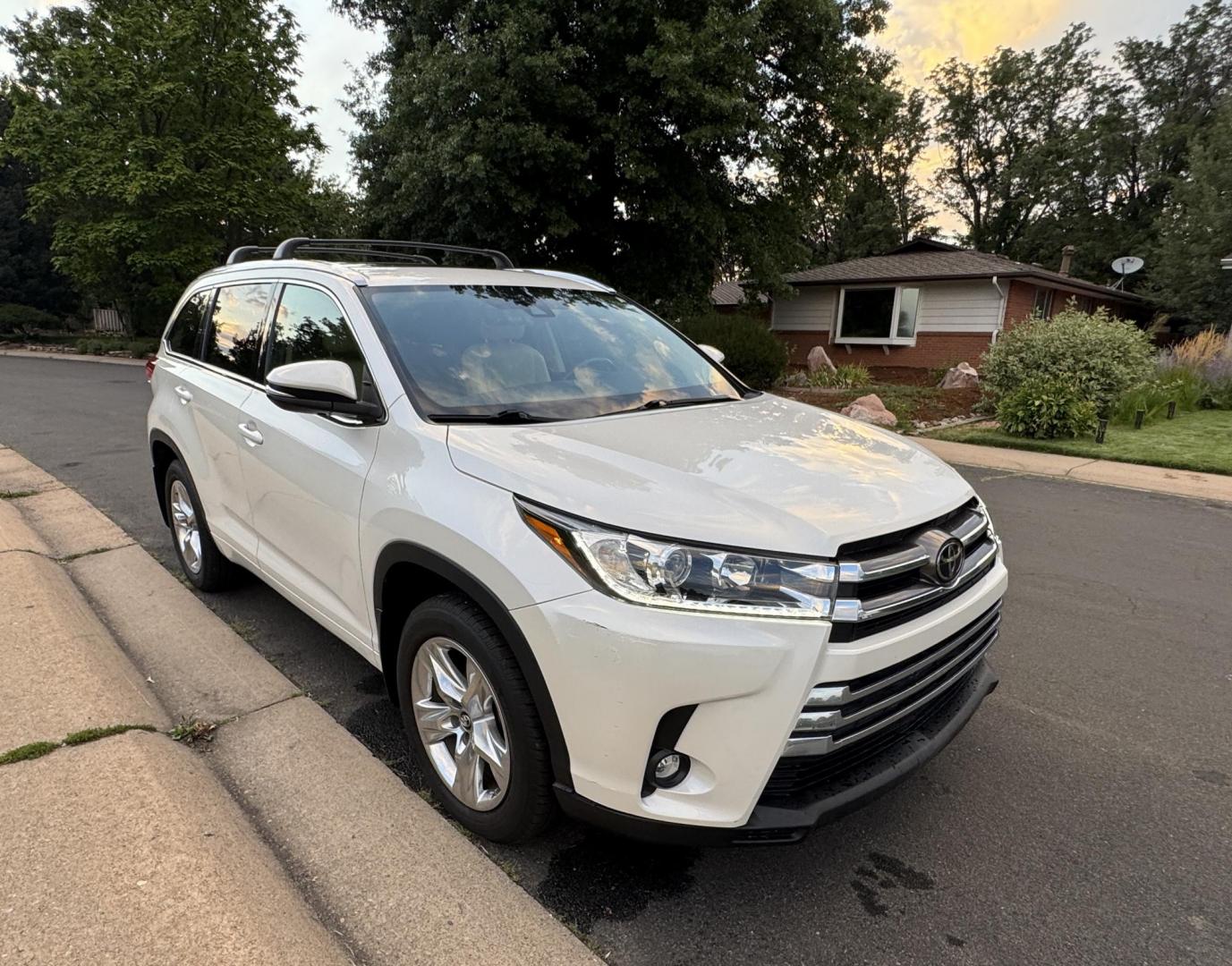 2019 White /Tan Toyota Highlander Limited AWD V6 (5TDDZRFH5KS) with an 3.5L V6 DOHC 24V engine, 6A transmission, located at 2510 47th St. Suite 200, Boulder, CO, 80301, (303) 641-0333, 40.026196, -105.243217 - This Beautiful New Mexico owned 2019 Toyota Highlander Limited is a recent acquisition by Boulder Motors. It is finished in Toyota’s Blizzard Pearl with Tan Interior. The Car Fax and Auto check is clean and Clear showing no accidents. The Colorado title is Clean Clear. Premium Features include: - Photo#63