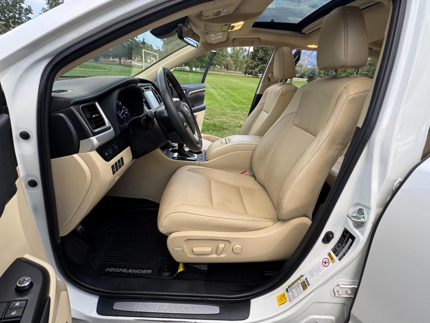 2019 White /Tan Toyota Highlander Limited AWD V6 (5TDDZRFH5KS) with an 3.5L V6 DOHC 24V engine, 6A transmission, located at 2510 47th St. Suite 200, Boulder, CO, 80301, (303) 641-0333, 40.026196, -105.243217 - This Beautiful New Mexico owned 2019 Toyota Highlander Limited is a recent acquisition by Boulder Motors. It is finished in Toyota’s Blizzard Pearl with Tan Interior. The Car Fax and Auto check is clean and Clear showing no accidents. The Colorado title is Clean Clear. Premium Features include: - Photo#71