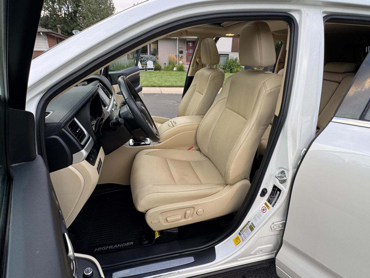 2019 White /Tan Toyota Highlander Limited AWD V6 (5TDDZRFH5KS) with an 3.5L V6 DOHC 24V engine, 6A transmission, located at 2510 47th St. Suite 200, Boulder, CO, 80301, (303) 641-0333, 40.026196, -105.243217 - This Beautiful New Mexico owned 2019 Toyota Highlander Limited is a recent acquisition by Boulder Motors. It is finished in Toyota’s Blizzard Pearl with Tan Interior. The Car Fax and Auto check is clean and Clear showing no accidents. The Colorado title is Clean Clear. Premium Features include: - Photo#72