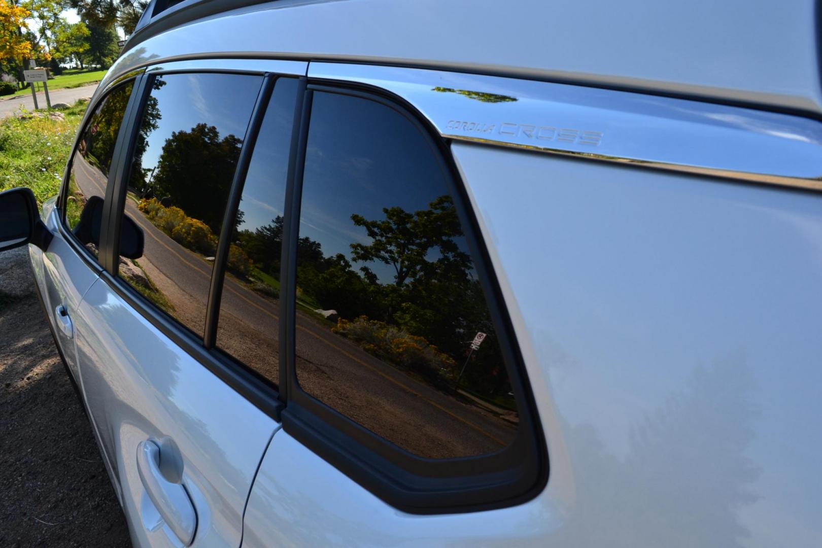 2023 White /Gray Toyota Corolla Cross XSE AWD (7MUFBABG2PV) with an 2.0L L4 DOHC 16V engine, CVT transmission, located at 2510 47th St. Suite 200, Boulder, CO, 80301, (303) 641-0333, 40.026196, -105.243217 - This Beautiful One Owner, Super Low Mile, (5,554 mi.) Corolla Cross Hybrid XSE is a Recent acquisition by Boulder Motors in Boulder Colorado. It is finished in Toyota Gorgeous Wind Chill Pearl with Dark Gray Interior It has a One Owner Clean CarFax and Autocheck showing No Odometer or Problems repor - Photo#4