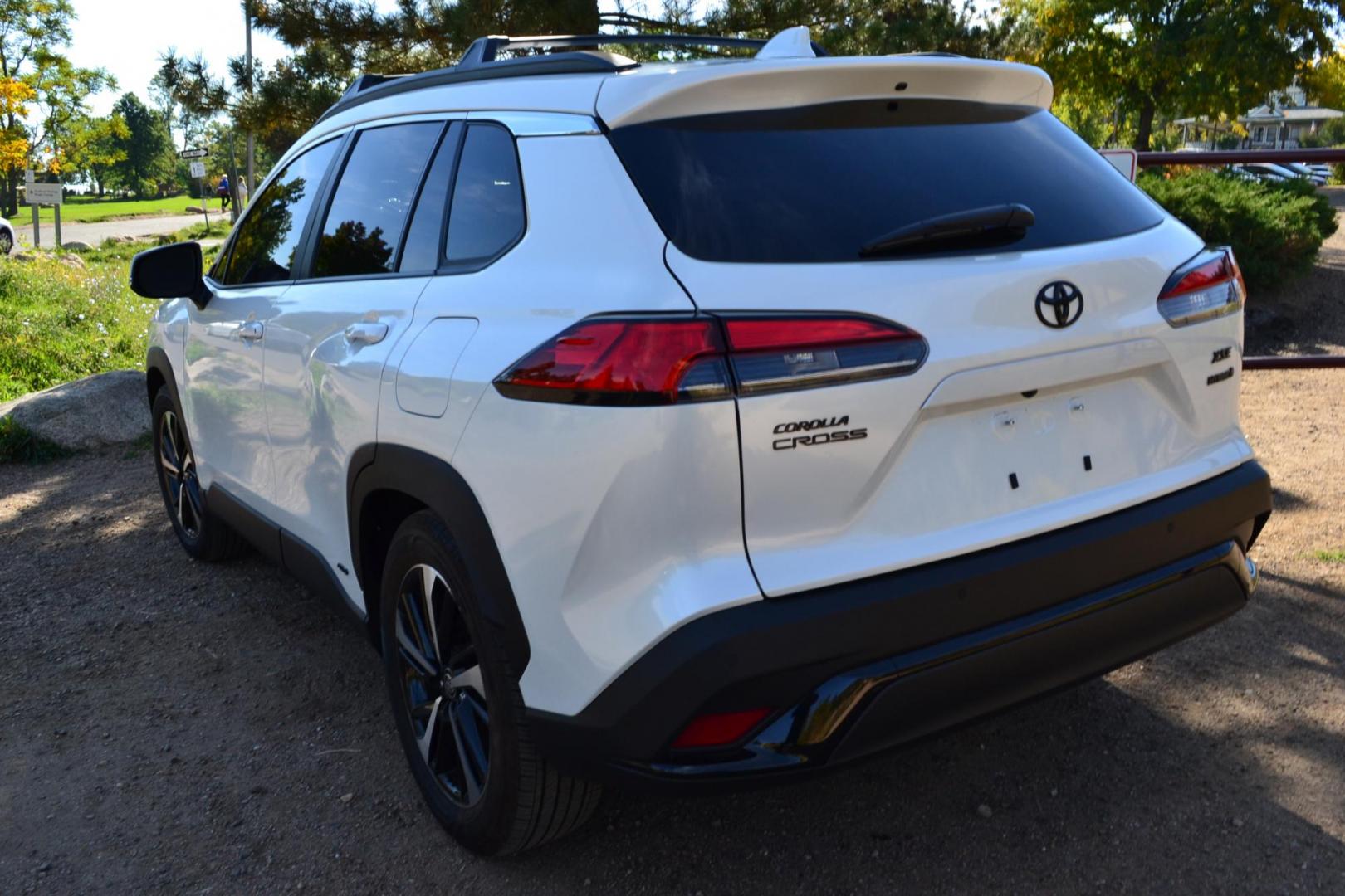 2023 White /Gray Toyota Corolla Cross XSE AWD (7MUFBABG2PV) with an 2.0L L4 DOHC 16V engine, CVT transmission, located at 2510 47th St. Suite 200, Boulder, CO, 80301, (303) 641-0333, 40.026196, -105.243217 - This Beautiful One Owner, Super Low Mile, (5,554 mi.) Corolla Cross Hybrid XSE is a Recent acquisition by Boulder Motors in Boulder Colorado. It is finished in Toyota Gorgeous Wind Chill Pearl with Dark Gray Interior It has a One Owner Clean CarFax and Autocheck showing No Odometer or Problems repor - Photo#5