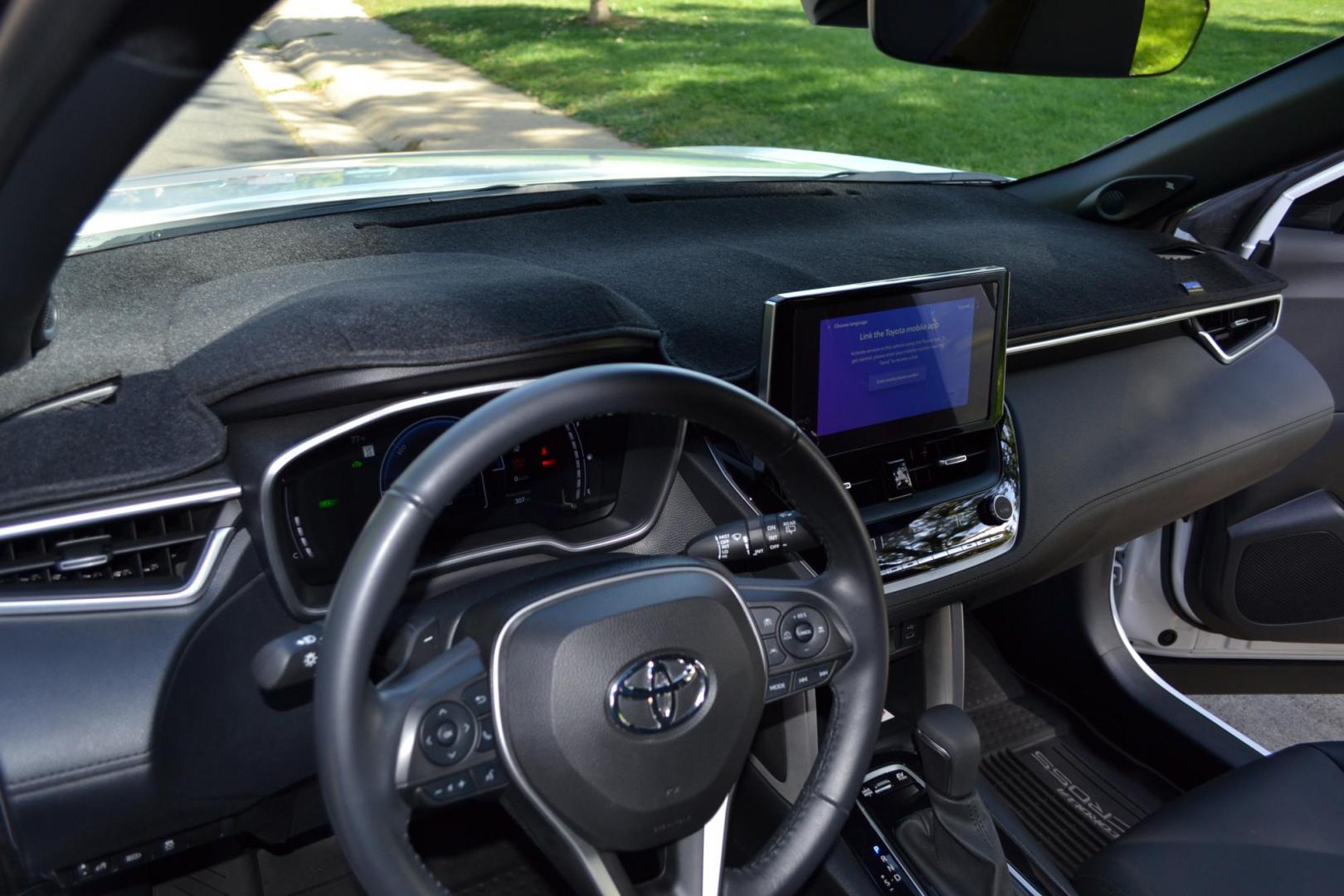 2023 White /Gray Toyota Corolla Cross XSE AWD (7MUFBABG2PV) with an 2.0L L4 DOHC 16V engine, CVT transmission, located at 2510 47th St. Suite 200, Boulder, CO, 80301, (303) 641-0333, 40.026196, -105.243217 - This Beautiful One Owner, Super Low Mile, (5,554 mi.) Corolla Cross Hybrid XSE is a Recent acquisition by Boulder Motors in Boulder Colorado. It is finished in Toyota Gorgeous Wind Chill Pearl with Dark Gray Interior It has a One Owner Clean CarFax and Autocheck showing No Odometer or Problems repor - Photo#22