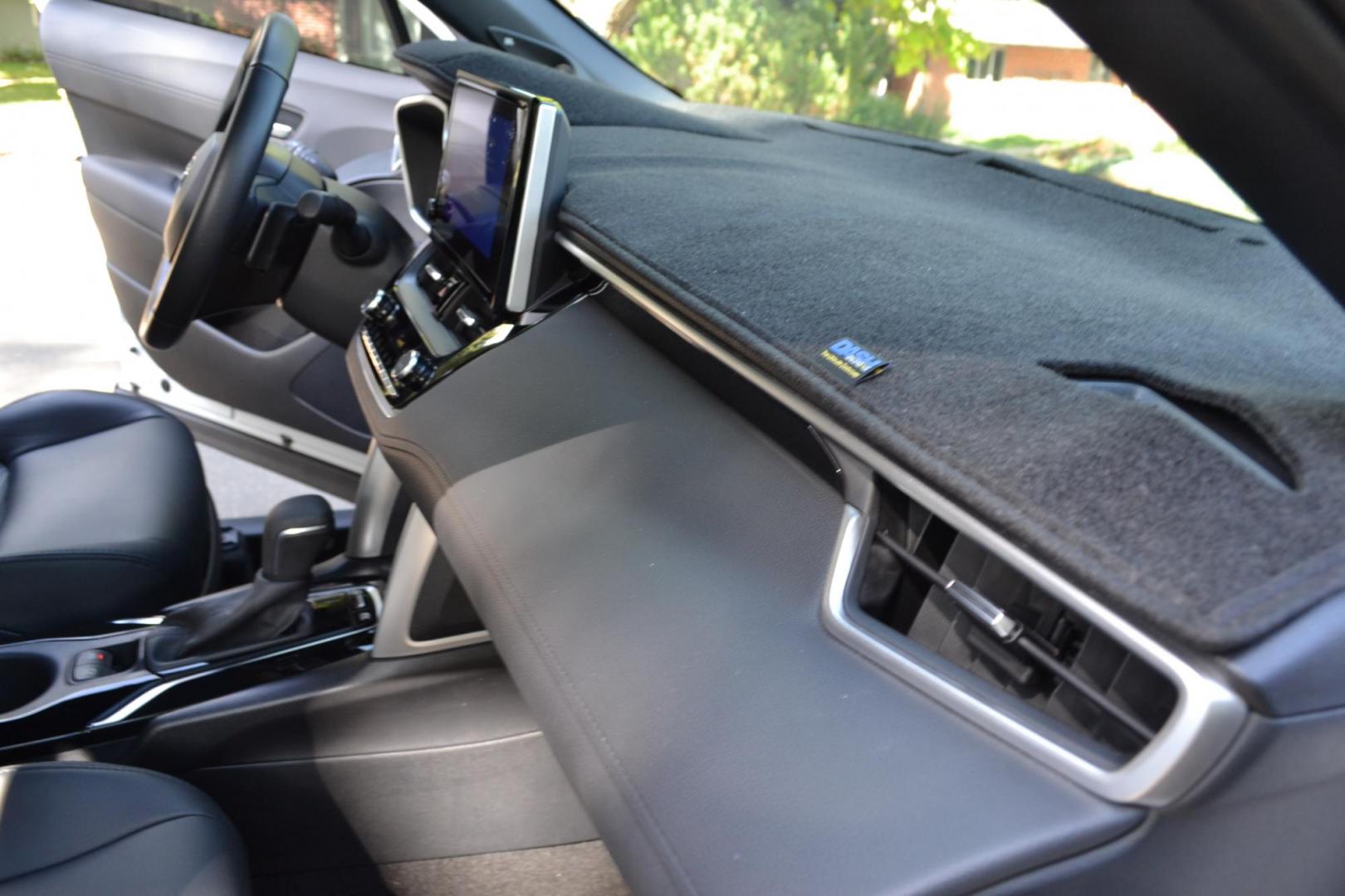 2023 White /Gray Toyota Corolla Cross XSE AWD (7MUFBABG2PV) with an 2.0L L4 DOHC 16V engine, CVT transmission, located at 2510 47th St. Suite 200, Boulder, CO, 80301, (303) 641-0333, 40.026196, -105.243217 - This Beautiful One Owner, Super Low Mile, (5,554 mi.) Corolla Cross Hybrid XSE is a Recent acquisition by Boulder Motors in Boulder Colorado. It is finished in Toyota Gorgeous Wind Chill Pearl with Dark Gray Interior It has a One Owner Clean CarFax and Autocheck showing No Odometer or Problems repor - Photo#32