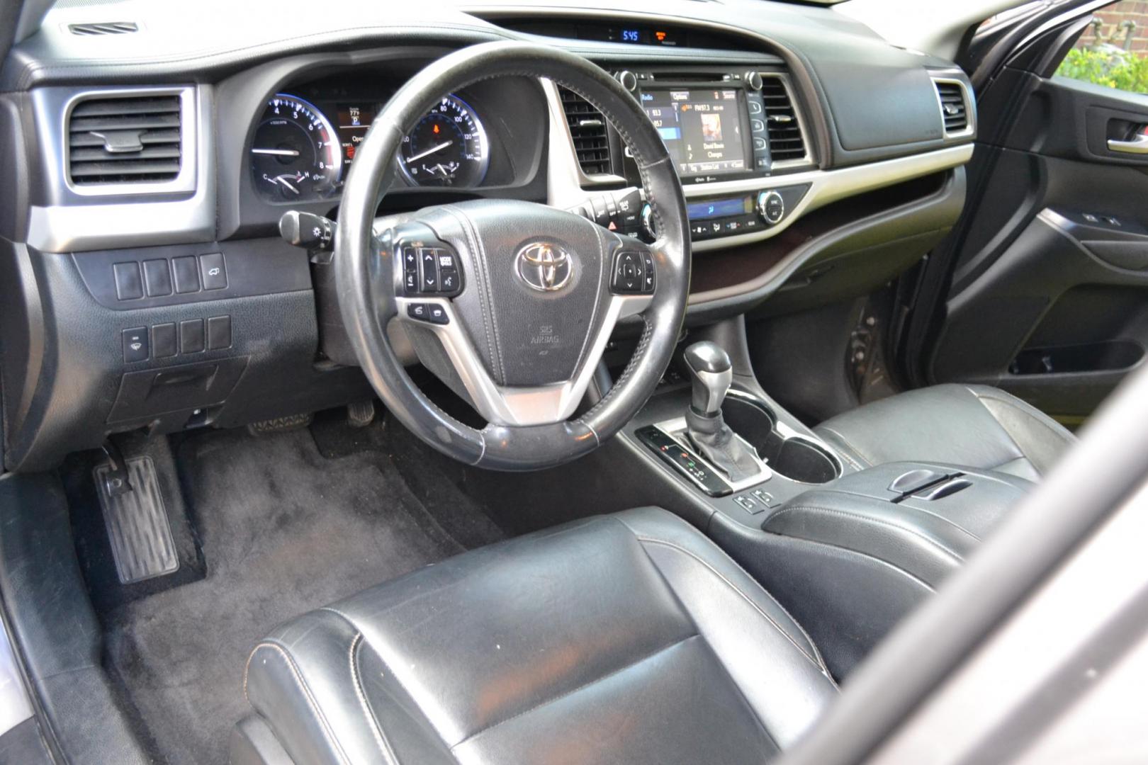 2014 Gray /Black Toyota Highlander XLE AWD V6 (5TDJKRFH5ES) with an 3.5L V6 DOHC 24V engine, 6-Speed Automatic transmission, located at 2510 47th St. Suite 200, Boulder, CO, 80301, (303) 641-0333, 40.026196, -105.243217 - This exceptional Colorado-owned 2014 Toyota Highlander XLE is a recent addition to the Boulder Motors inventory. It is finished in Toyota’s Predawn Gray Mica with Black Interior. The Car Fax and Auto check is clean and Clear showing no accidents. The Colorado title is Clean Clear. Premium Feat - Photo#12