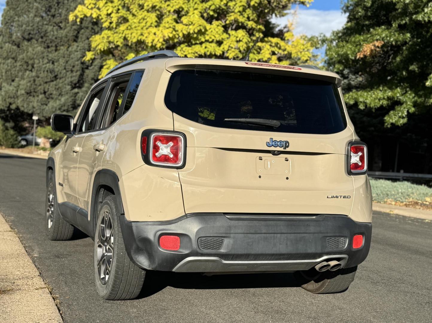2015 Tan /Gray Jeep Renegade Limited FWD (ZACCJADTXFP) with an 2.4L L4 engine, 9-Speed Automatic transmission, located at 2510 47th St. Suite 200, Boulder, CO, 80301, (303) 641-0333, 40.026196, -105.243217 - Photo#5