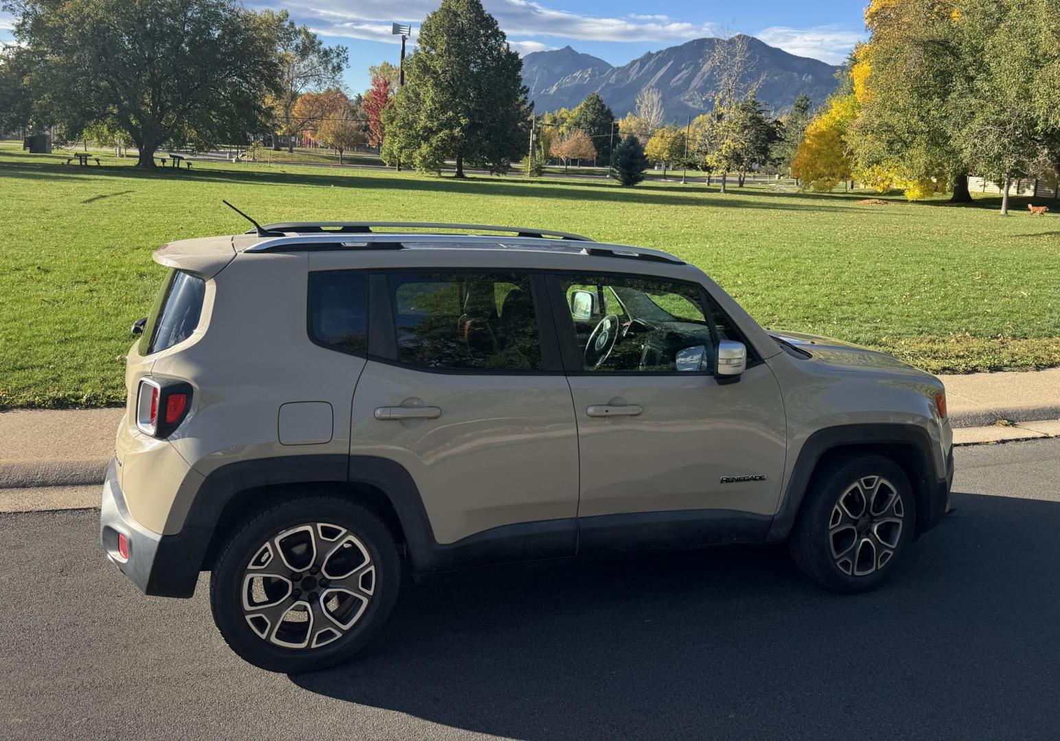 2015 Tan /Gray Jeep Renegade Limited FWD (ZACCJADTXFP) with an 2.4L L4 engine, 9-Speed Automatic transmission, located at 2510 47th St. Suite 200, Boulder, CO, 80301, (303) 641-0333, 40.026196, -105.243217 - Photo#13