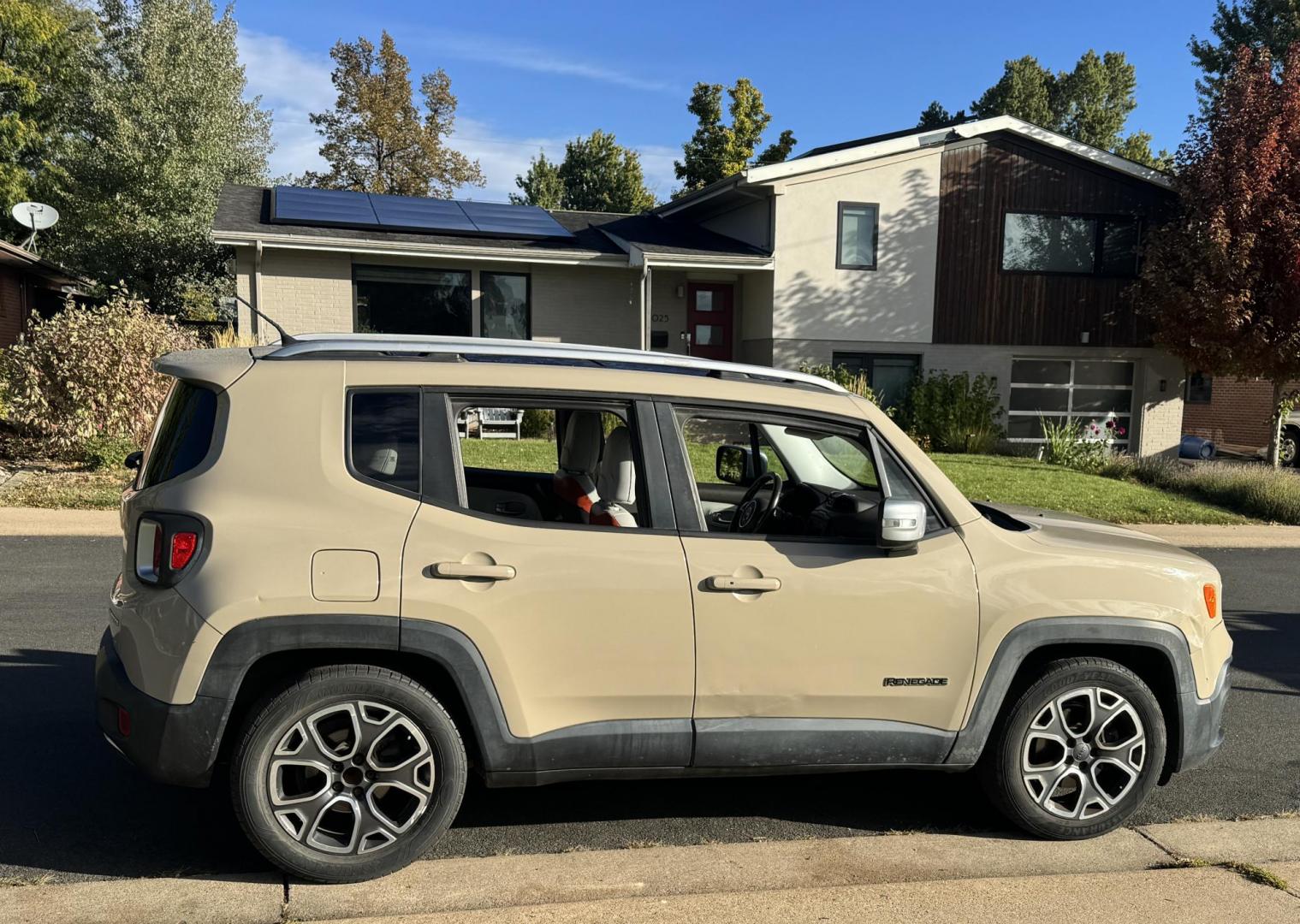 2015 Tan /Gray Jeep Renegade Limited FWD (ZACCJADTXFP) with an 2.4L L4 engine, 9-Speed Automatic transmission, located at 2510 47th St. Suite 200, Boulder, CO, 80301, (303) 641-0333, 40.026196, -105.243217 - Photo#15