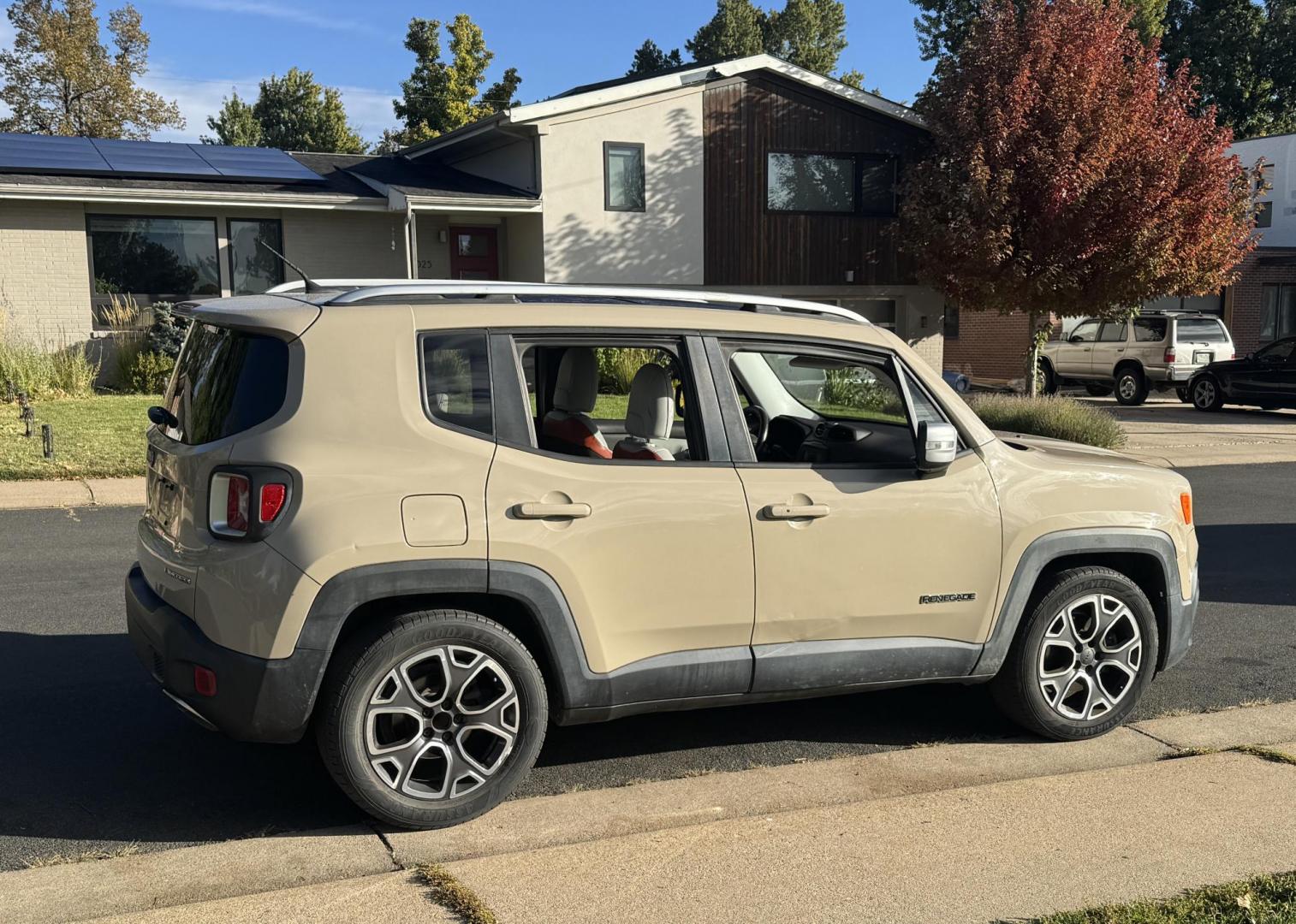 2015 Tan /Gray Jeep Renegade Limited FWD (ZACCJADTXFP) with an 2.4L L4 engine, 9-Speed Automatic transmission, located at 2510 47th St. Suite 200, Boulder, CO, 80301, (303) 641-0333, 40.026196, -105.243217 - Photo#16