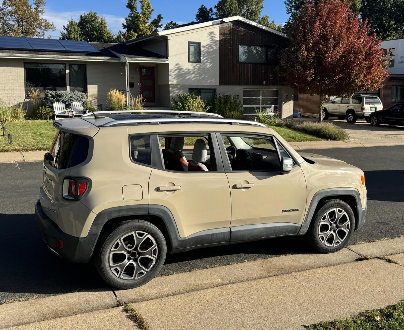 2015 Tan /Gray Jeep Renegade Limited FWD (ZACCJADTXFP) with an 2.4L L4 engine, 9-Speed Automatic transmission, located at 2510 47th St. Suite 200, Boulder, CO, 80301, (303) 641-0333, 40.026196, -105.243217 - Photo#17