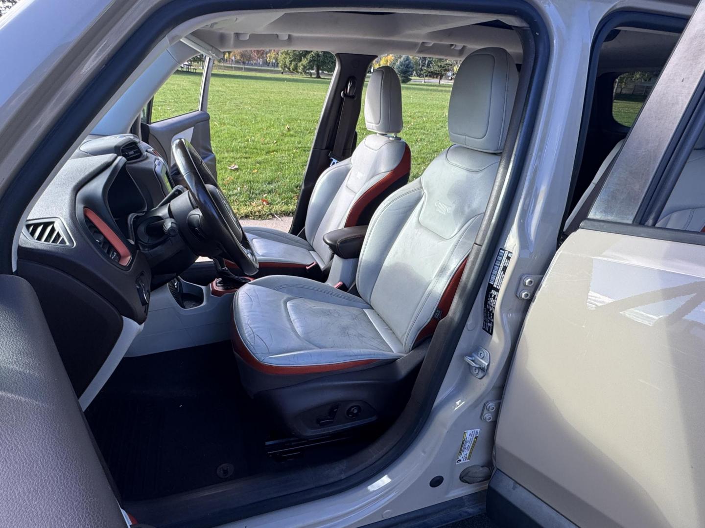 2015 Tan /Gray Jeep Renegade Limited FWD (ZACCJADTXFP) with an 2.4L L4 engine, 9-Speed Automatic transmission, located at 2510 47th St. Suite 200, Boulder, CO, 80301, (303) 641-0333, 40.026196, -105.243217 - Photo#28