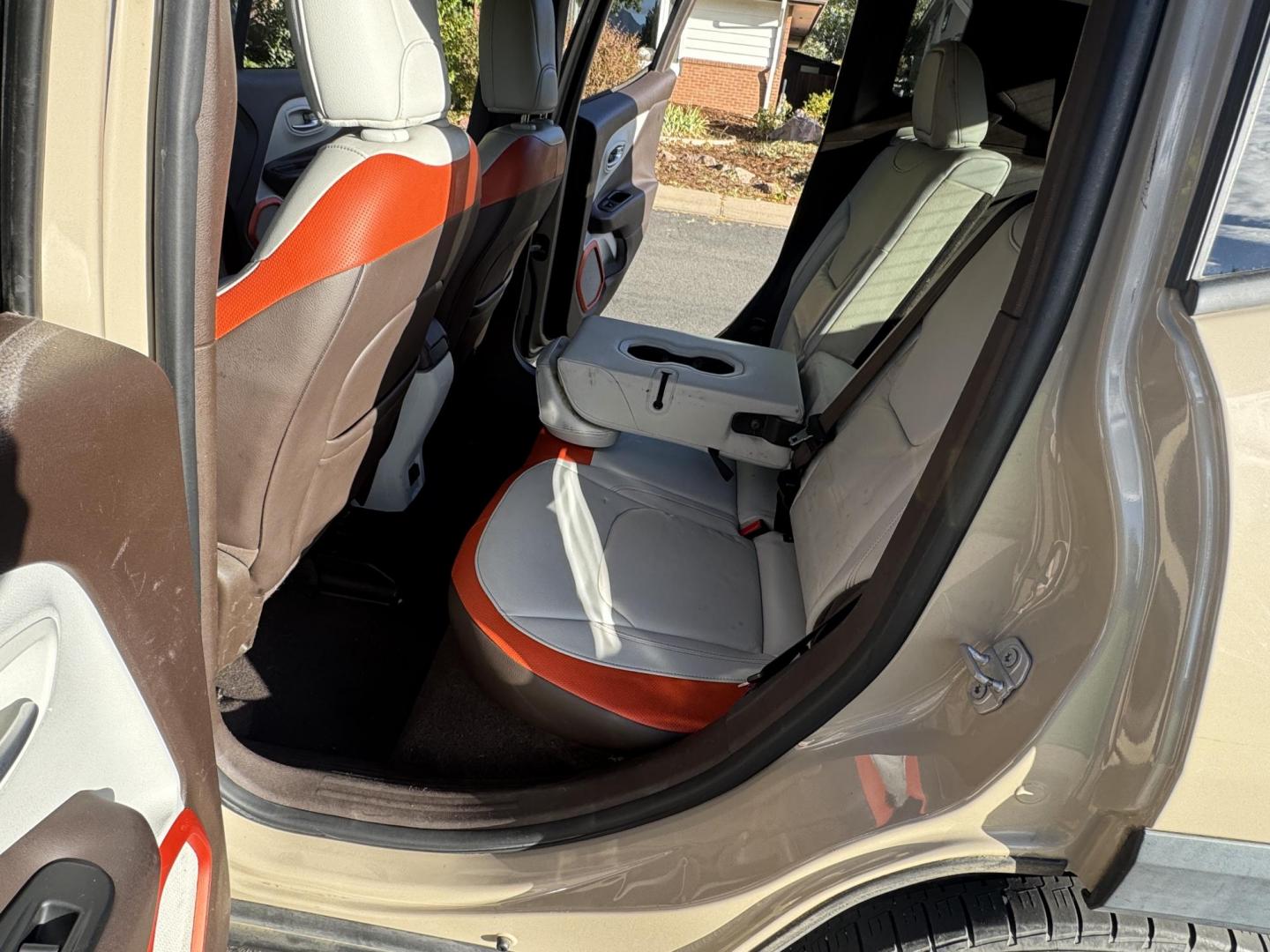 2015 Tan /Gray Jeep Renegade Limited FWD (ZACCJADTXFP) with an 2.4L L4 engine, 9-Speed Automatic transmission, located at 2510 47th St. Suite 200, Boulder, CO, 80301, (303) 641-0333, 40.026196, -105.243217 - Photo#30