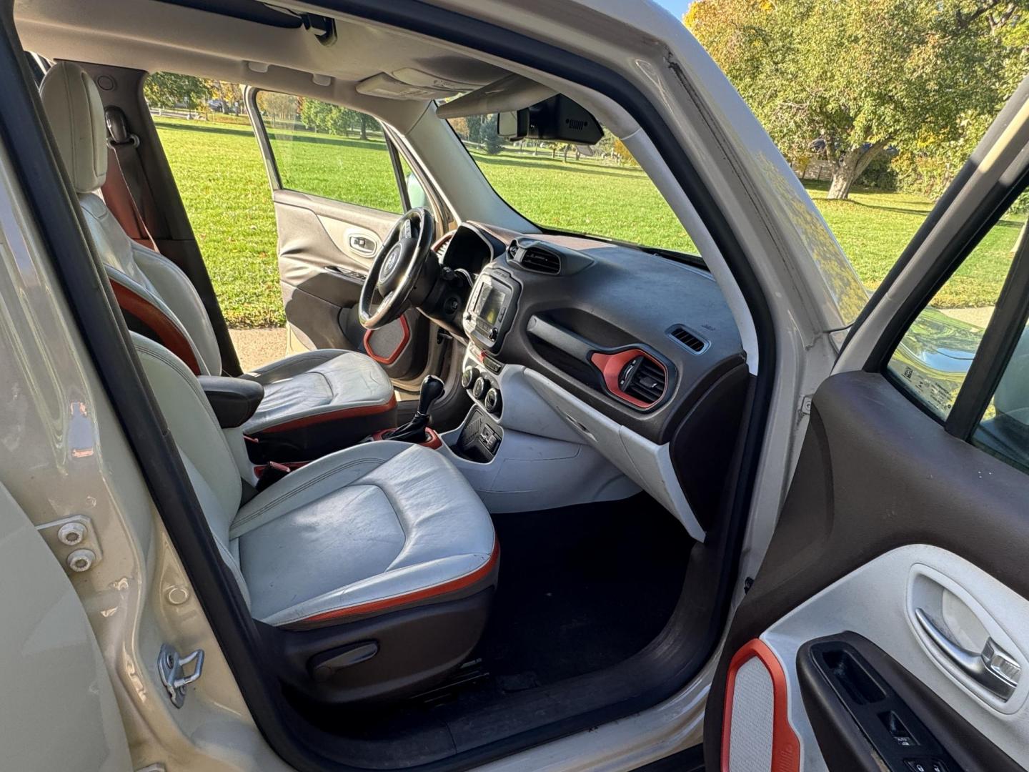 2015 Tan /Gray Jeep Renegade Limited FWD (ZACCJADTXFP) with an 2.4L L4 engine, 9-Speed Automatic transmission, located at 2510 47th St. Suite 200, Boulder, CO, 80301, (303) 641-0333, 40.026196, -105.243217 - Photo#33
