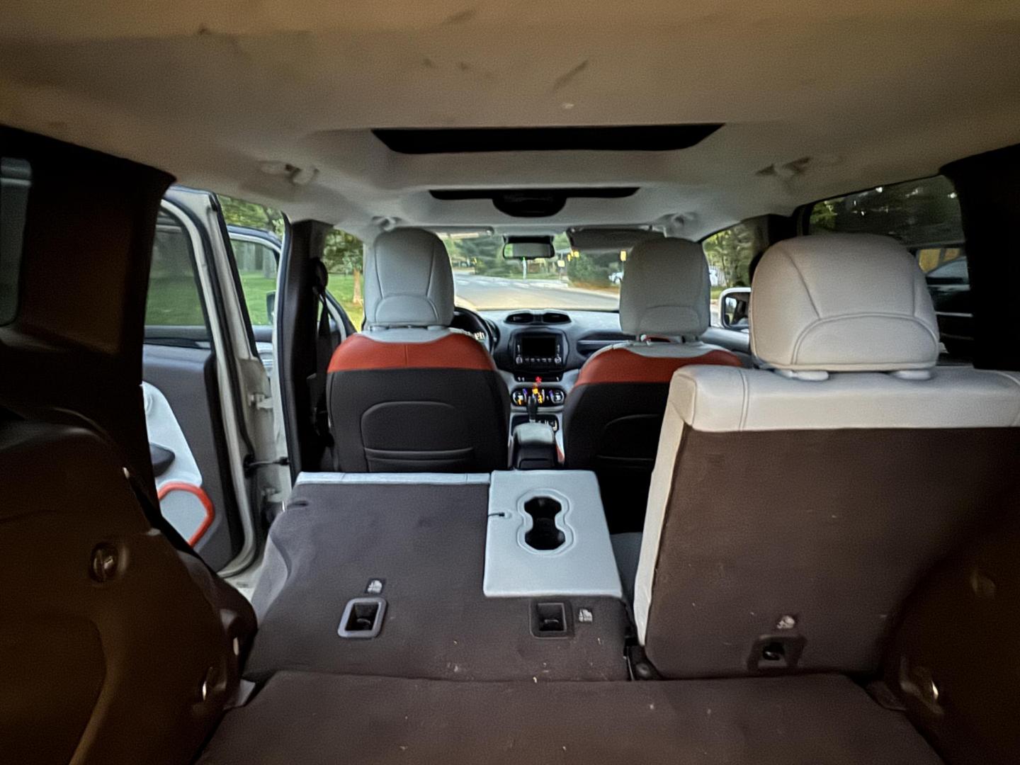 2015 Tan /Gray Jeep Renegade Limited FWD (ZACCJADTXFP) with an 2.4L L4 engine, 9-Speed Automatic transmission, located at 2510 47th St. Suite 200, Boulder, CO, 80301, (303) 641-0333, 40.026196, -105.243217 - Photo#34