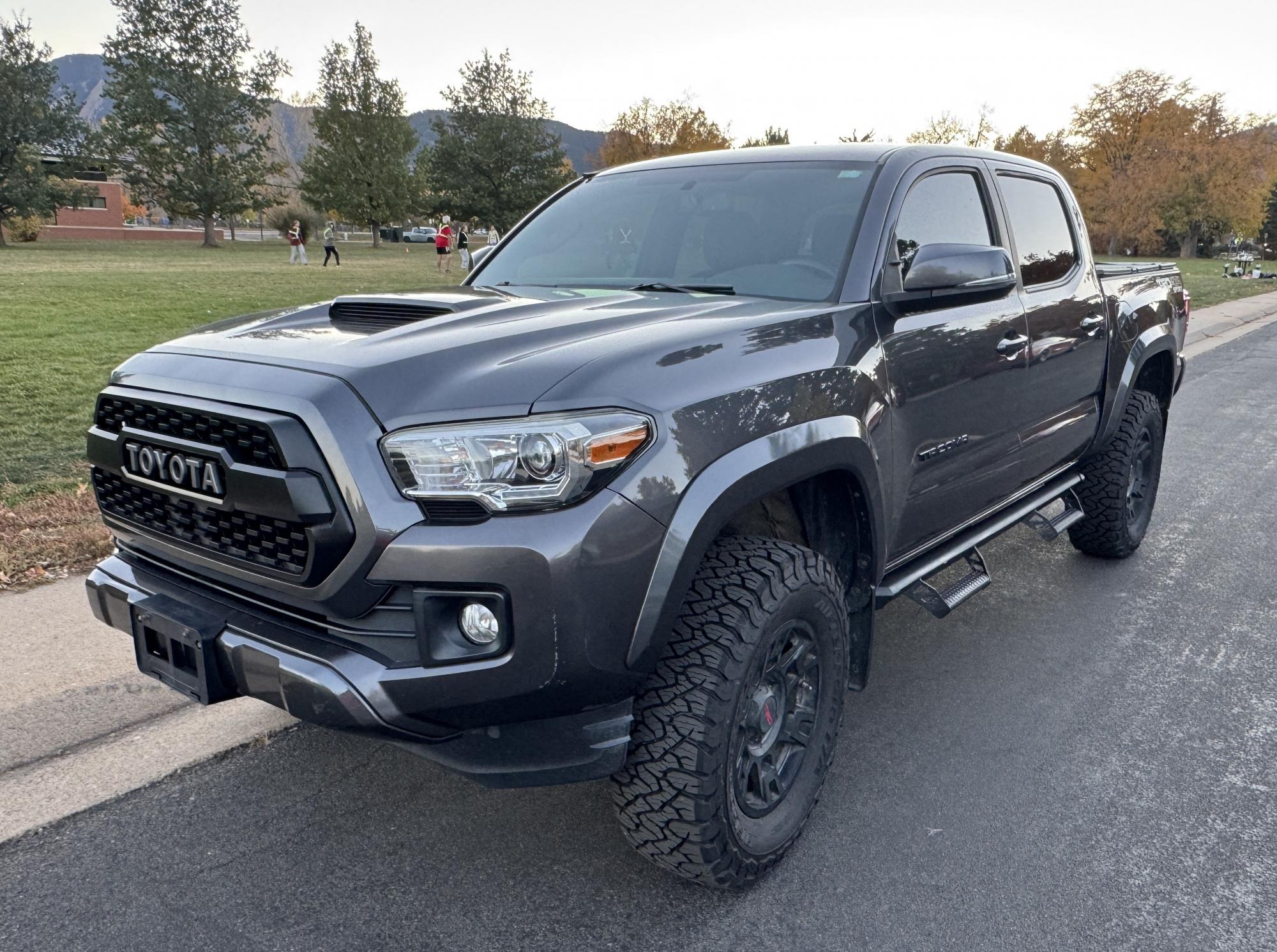 photo of 2017 Toyota Tacoma SR5 Double Cab Long Bed V6 6AT 4WD