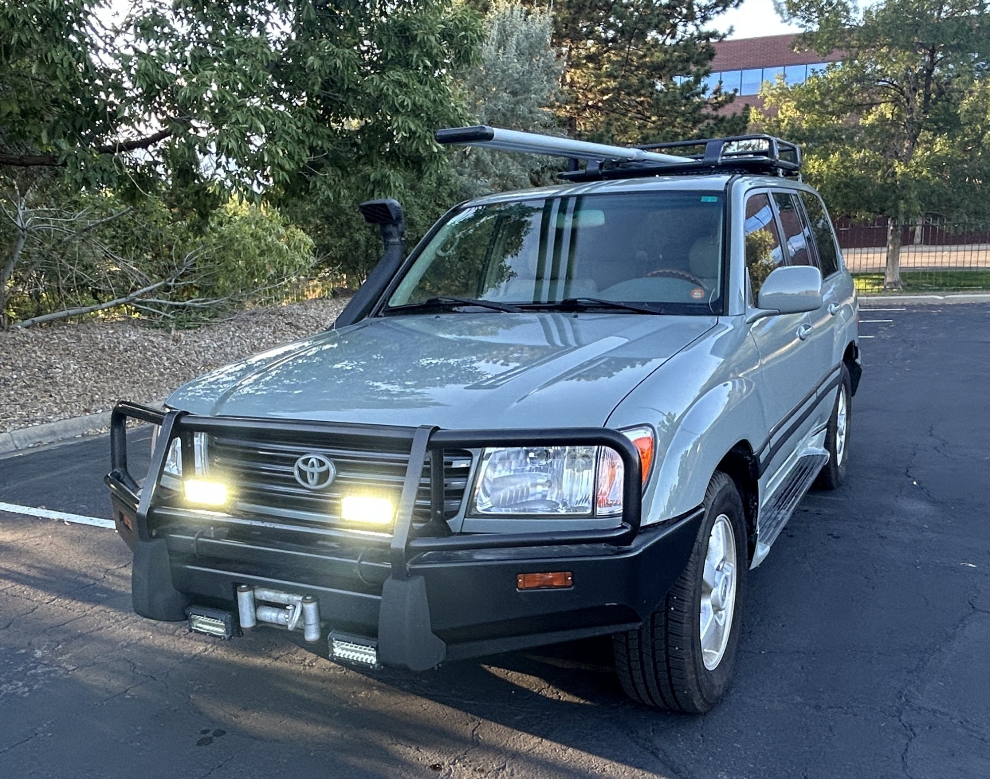 photo of 2003 Toyota Land Cruiser 4WD